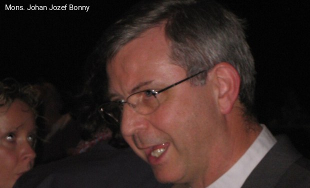 Preti sposati: le chiusure del cardinale di Torino e le aperture dell'arcivescovo di Anversa